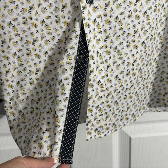 Michael Strahan size XL slim fit button down shirt, white with floral design - Picture 8 of 11